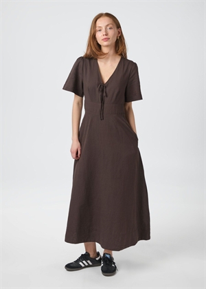 IIsie linen kjole Dark Brown Neo Noir